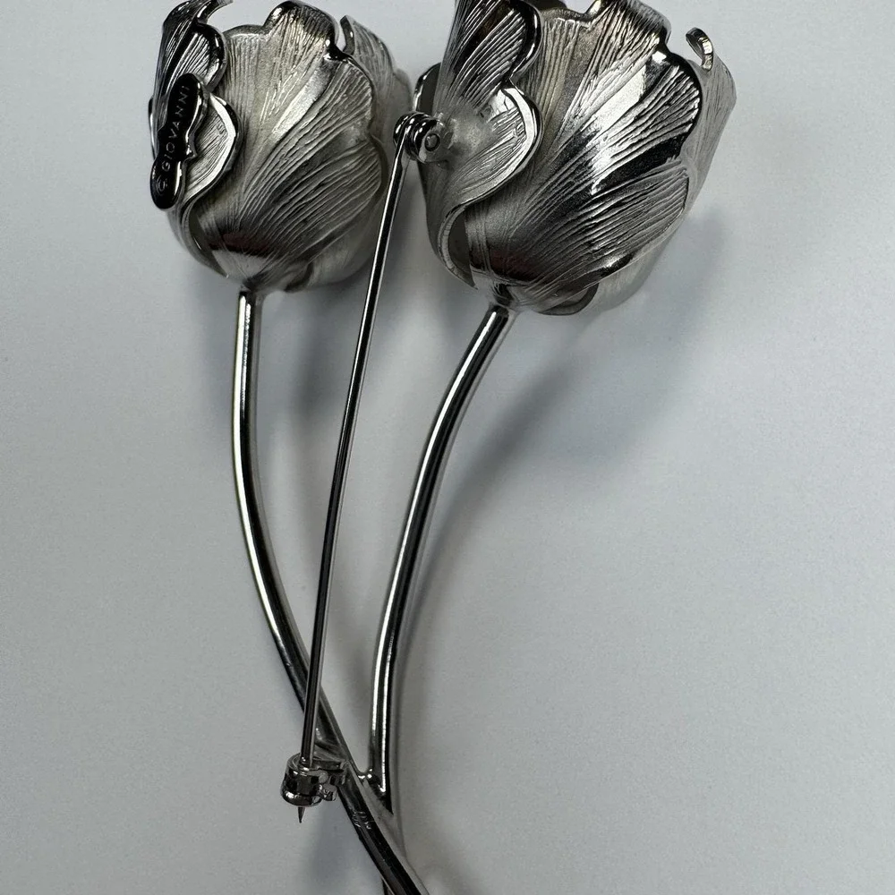 Vintage Giovanni Signed '60s Brushed Silver Tone Stemmed Roses Flower Brooch Pin